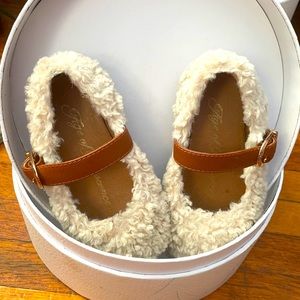 Stylish flats for your little